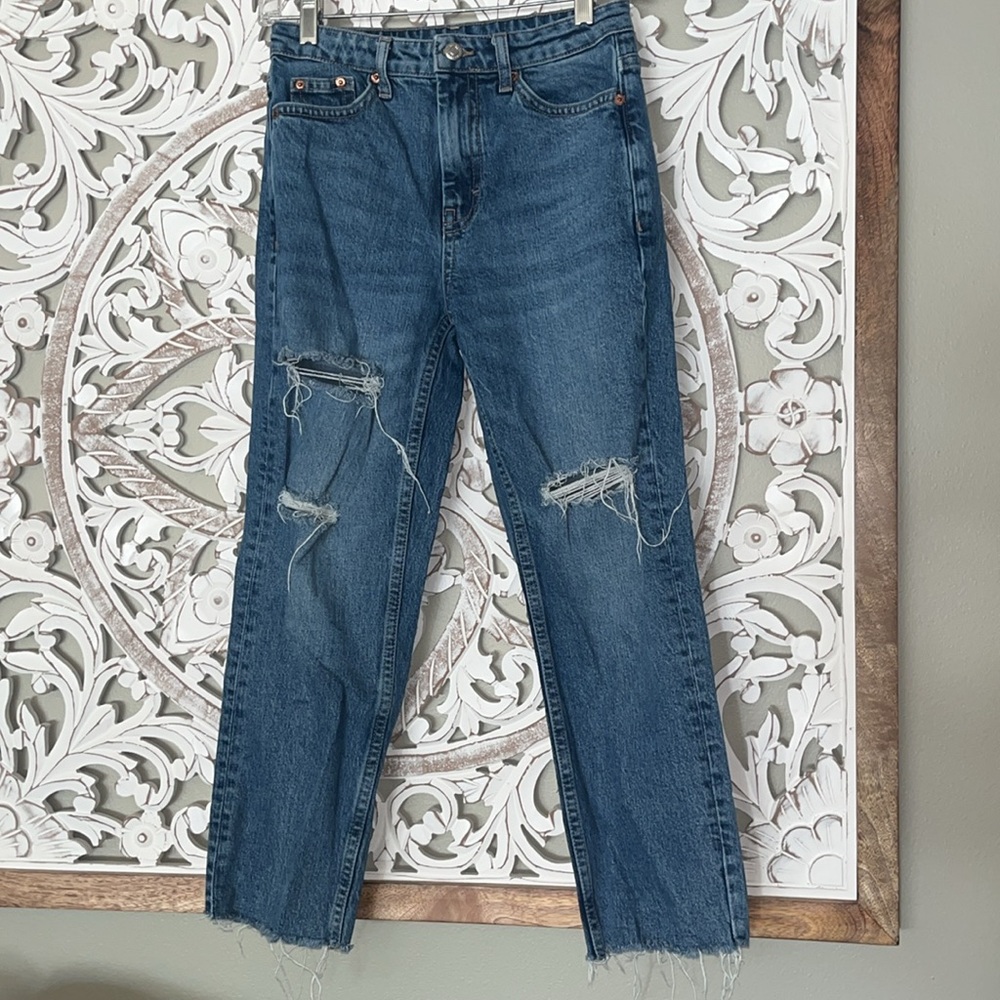 Topshop Distressed High Rise Mom Jeans Med Wash Tapered Blue Ripped Knee sz 26